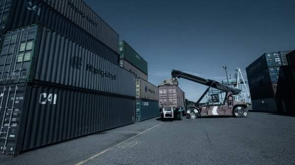 Editorial illustration for Balancing Act: Navigating Supply Chain Resilience and Cost Efficiency