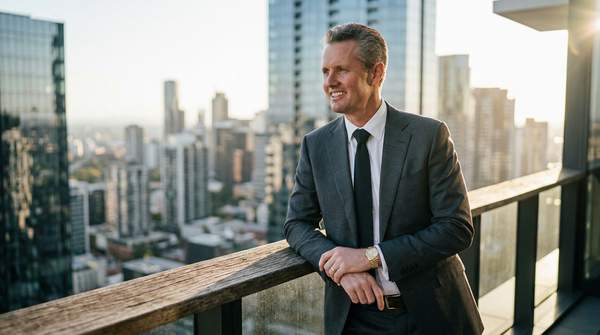 Build a Custom Business Plan Through Brad Sugars’ 12-Week $1M Club MasterClass